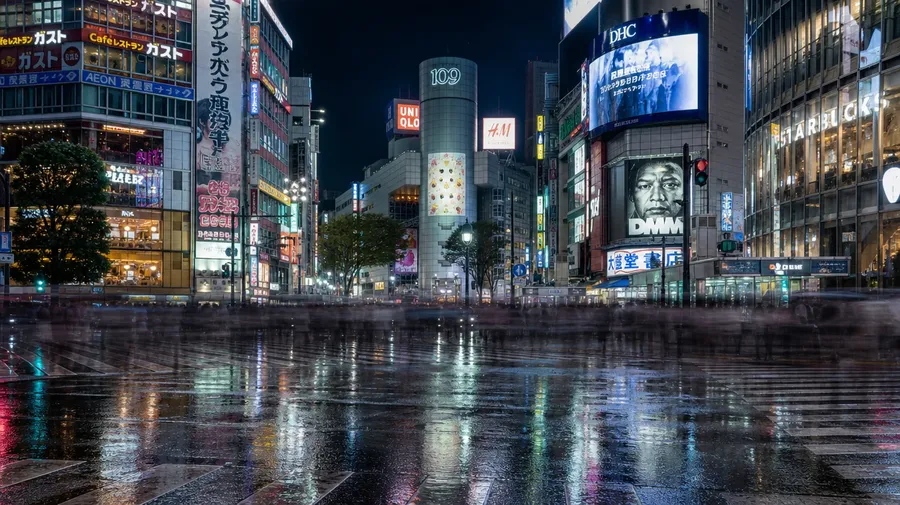 AI-generated long exposure photo: Tokyo Shibuya crossing in rain with pedestrian blur and neon